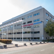 Het gebouw van de Associate degrees Academie aan het Mill Hillplein 1 in Roosendaal